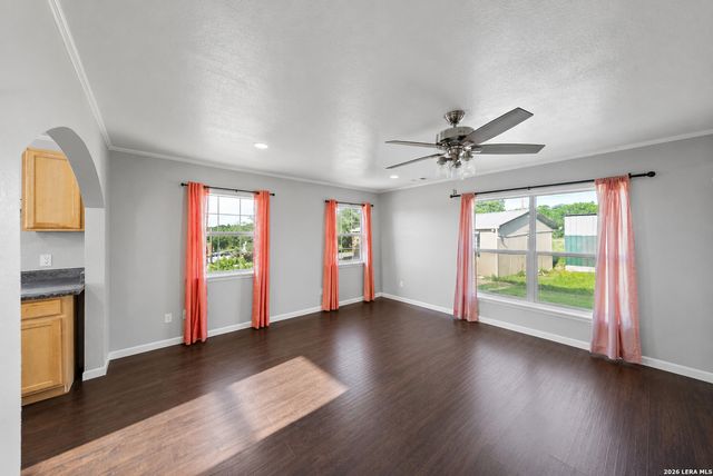 165 Trent Rd S, Kerrville, TX 78028