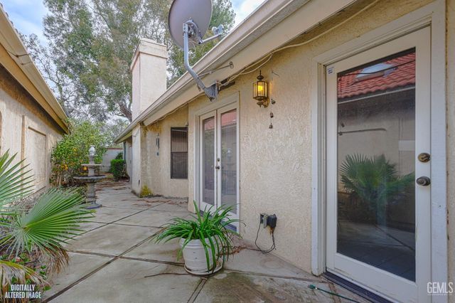 608 Berwick Street, Bakersfield, CA 93311