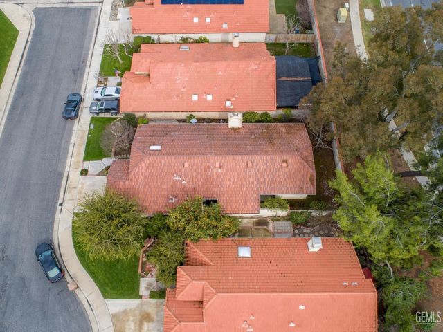 608 Berwick Street, Bakersfield, CA 93311