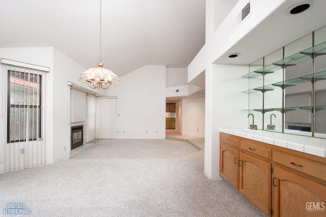 608 Berwick Street, Bakersfield, CA 93311