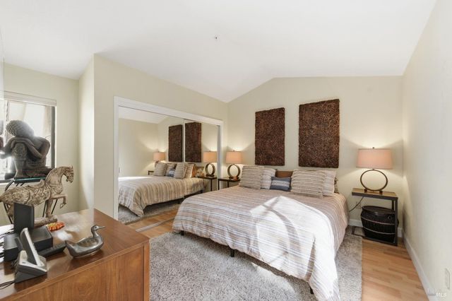 77 Fountain Grove Cir, Napa, CA 94558