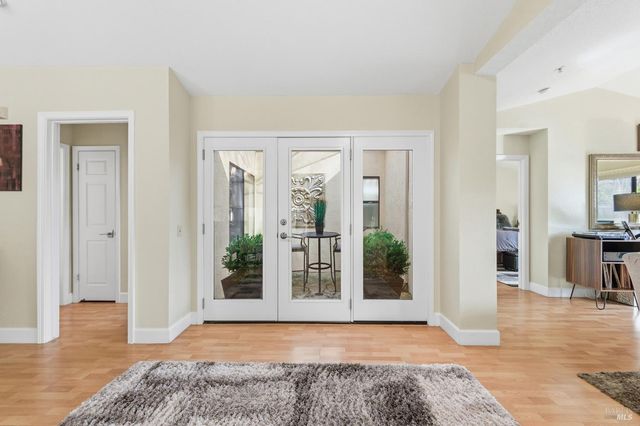 77 Fountain Grove Cir, Napa, CA 94558