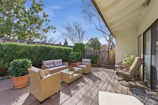 77 Fountain Grove Cir, Napa, CA 94558