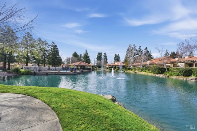 77 Fountain Grove Cir, Napa, CA 94558