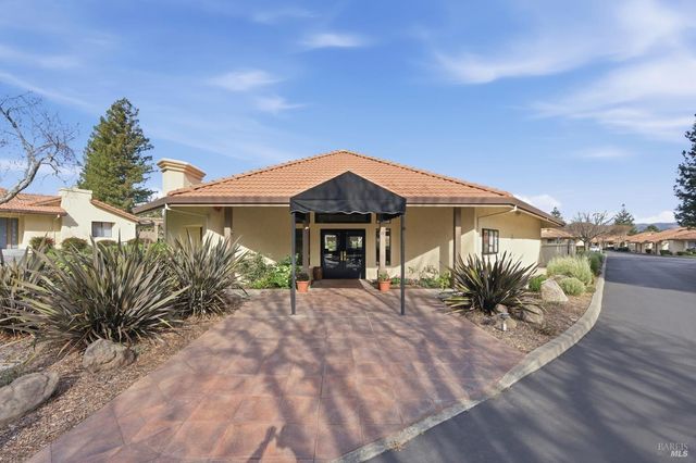 77 Fountain Grove Cir, Napa, CA 94558