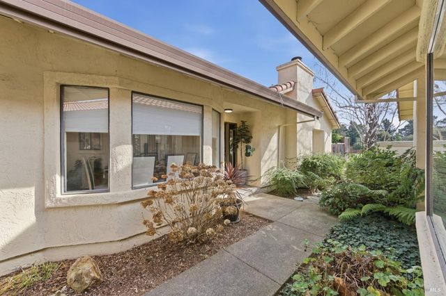 77 Fountain Grove Cir, Napa, CA 94558