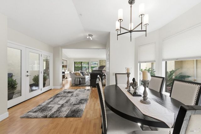 77 Fountain Grove Cir, Napa, CA 94558