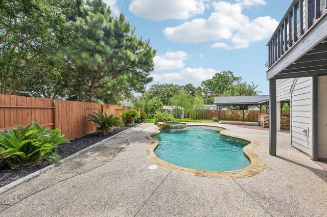 4519 Bridgestone Point Drive, Spring, TX 77388