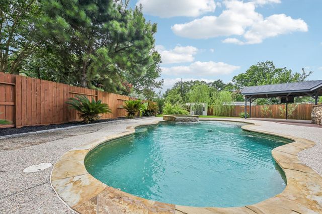 4519 Bridgestone Point Drive, Spring, TX 77388