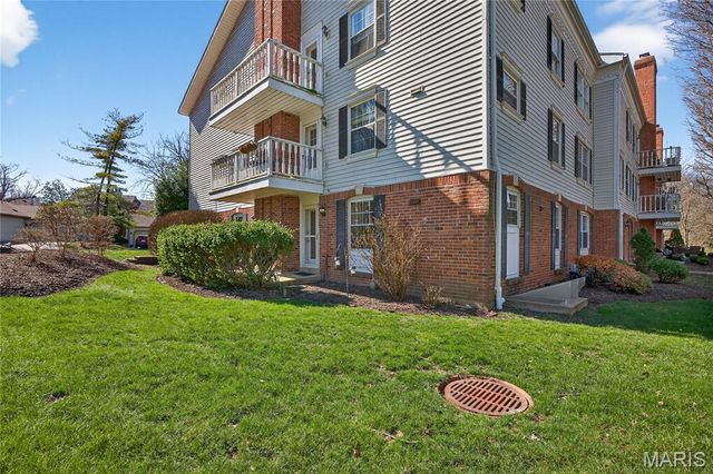 2323 Manor Grove Drive 5, Chesterfield, MO 63017