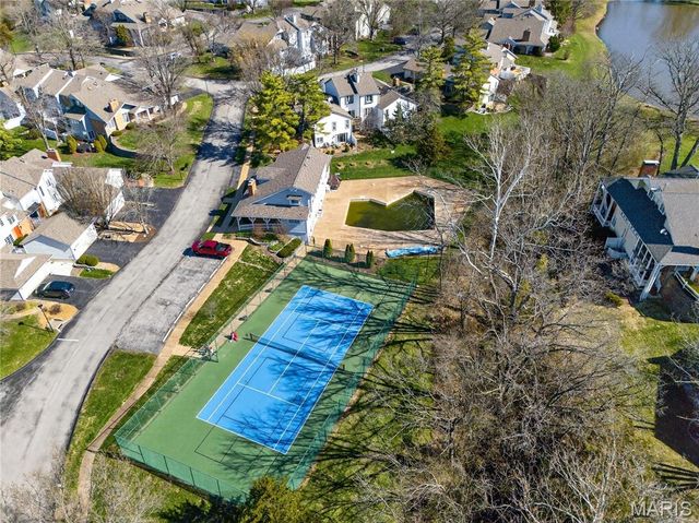 2323 Manor Grove Drive 5, Chesterfield, MO 63017