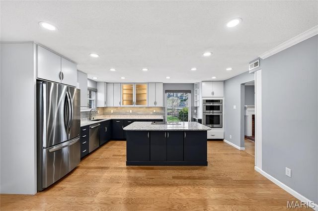 2323 Manor Grove Drive 5, Chesterfield, MO 63017