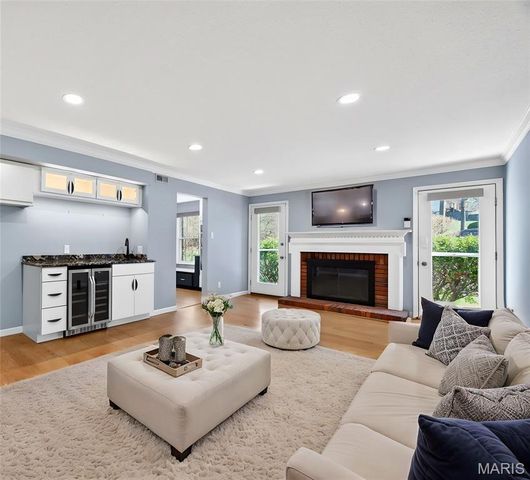 2323 Manor Grove Drive 5, Chesterfield, MO 63017