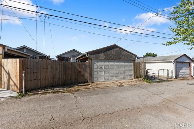 5733 Finkman Street, St Louis, MO 63109