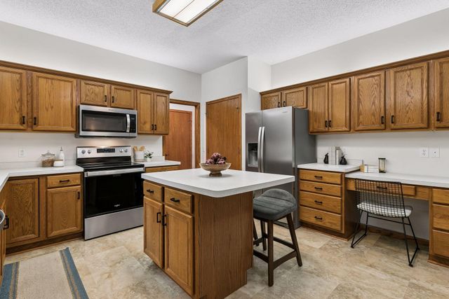 20562 Juno Trail, Lakeville, MN 55044