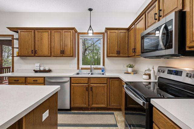 20562 Juno Trail, Lakeville, MN 55044