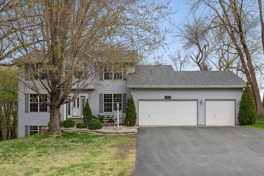 20562 Juno Trail, Lakeville, MN 55044