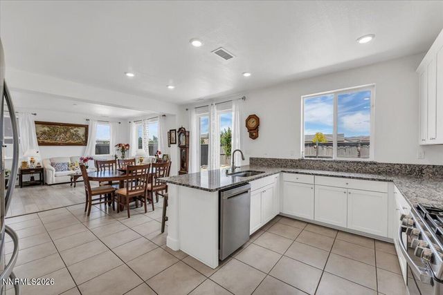 2178 Neuer Drive, Sparks, NV 89436