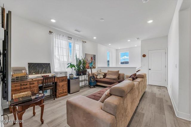 2178 Neuer Drive, Sparks, NV 89436