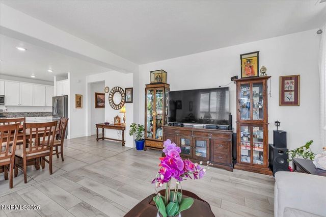 2178 Neuer Drive, Sparks, NV 89436