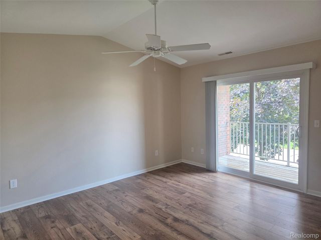 28202 Chesapeake Circle, Commerce Charter Township, MI 48390