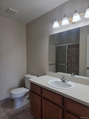 28202 Chesapeake Circle, Commerce Charter Township, MI 48390