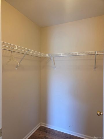 28202 Chesapeake Circle, Commerce Charter Township, MI 48390