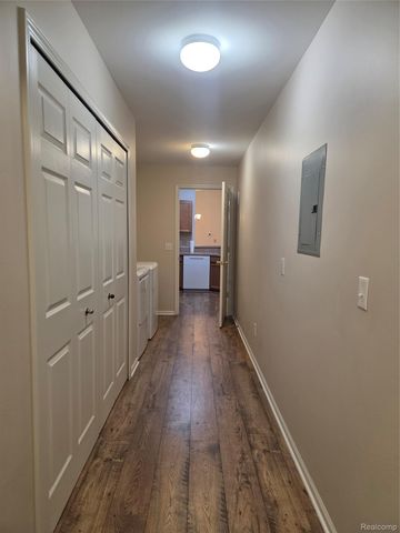 28202 Chesapeake Circle, Commerce Charter Township, MI 48390