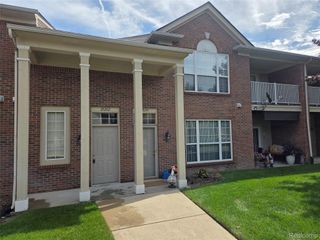 28202 Chesapeake Circle, Commerce Charter Township, MI 48390