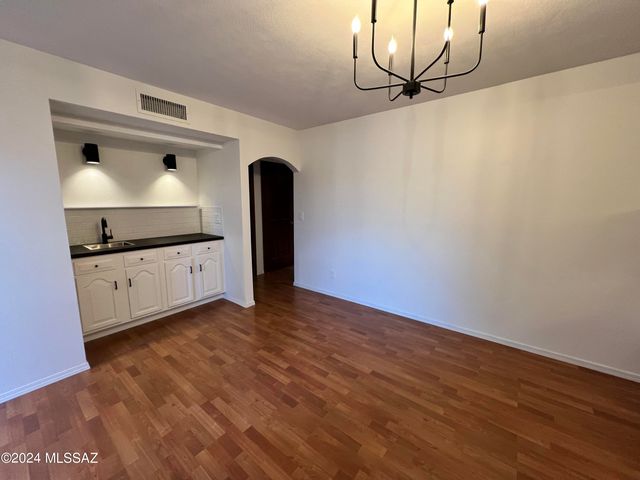 2304 W Paseo Cielo, Tucson, AZ 85742