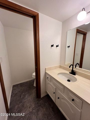 2304 W Paseo Cielo, Tucson, AZ 85742