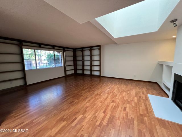 2304 W Paseo Cielo, Tucson, AZ 85742