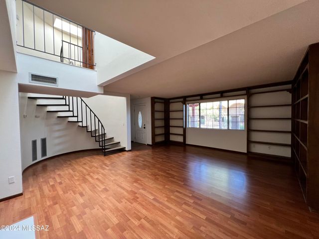 2304 W Paseo Cielo, Tucson, AZ 85742