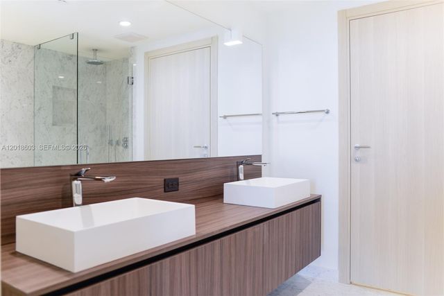 1000 Brickell Plaza 2910, Miami, FL 33131