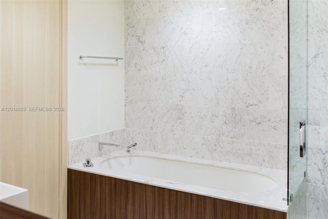 1000 Brickell Plaza 2910, Miami, FL 33131