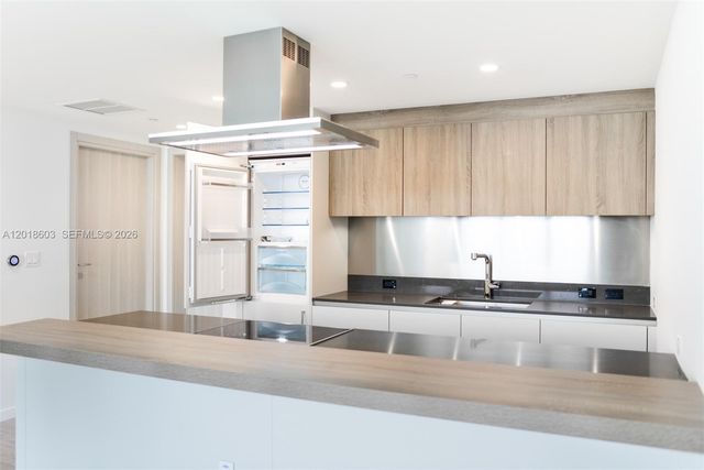 1000 Brickell Plaza 2910, Miami, FL 33131