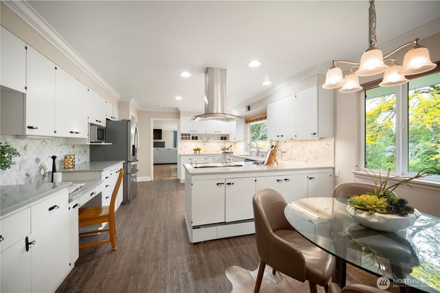 11411 Clovercrest Drive SW, Lakewood, WA 98499