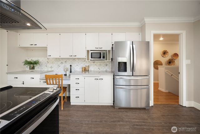 11411 Clovercrest Drive SW, Lakewood, WA 98499