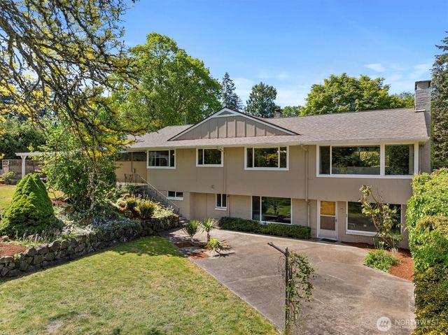 11411 Clovercrest Drive SW, Lakewood, WA 98499
