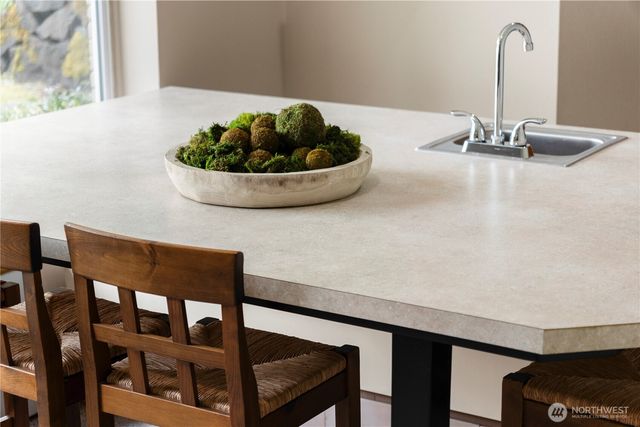 11411 Clovercrest Drive SW, Lakewood, WA 98499