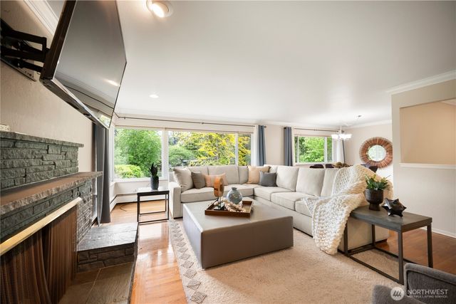 11411 Clovercrest Drive SW, Lakewood, WA 98499