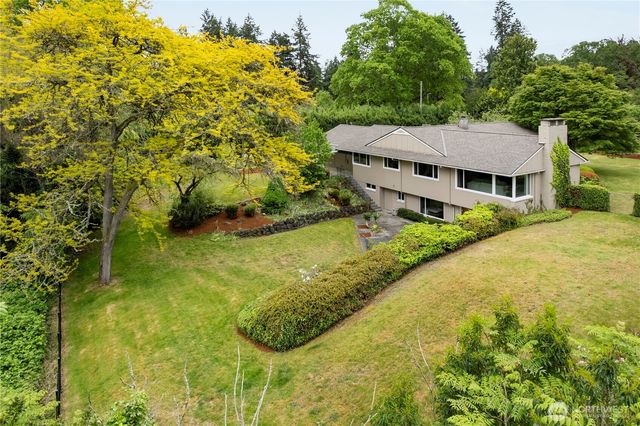 11411 Clovercrest Drive SW, Lakewood, WA 98499