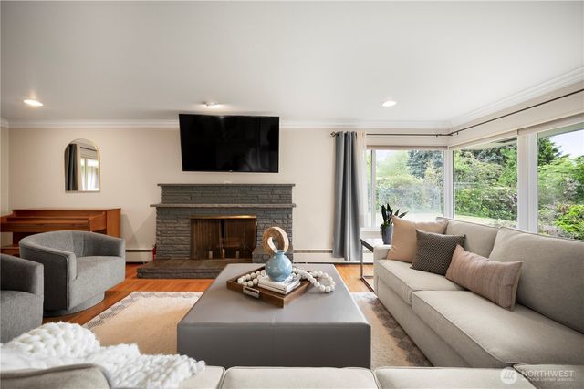 11411 Clovercrest Drive SW, Lakewood, WA 98499