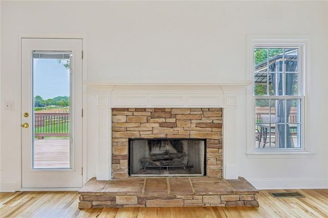 7125 Creek Ridge, Gainesville, GA 30506
