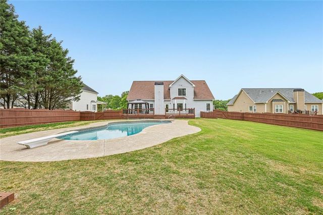 7125 Creek Ridge, Gainesville, GA 30506