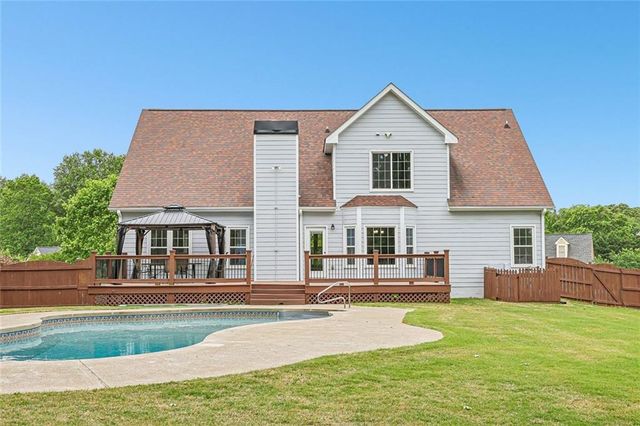 7125 Creek Ridge, Gainesville, GA 30506