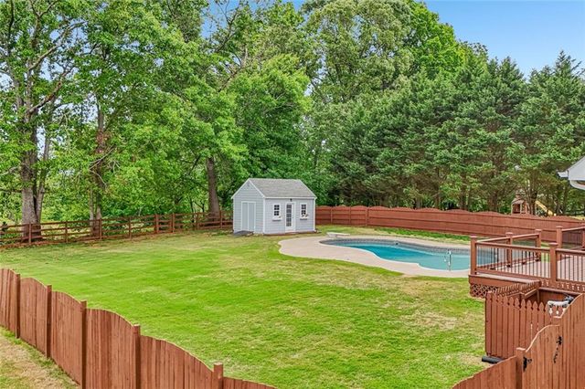 7125 Creek Ridge, Gainesville, GA 30506