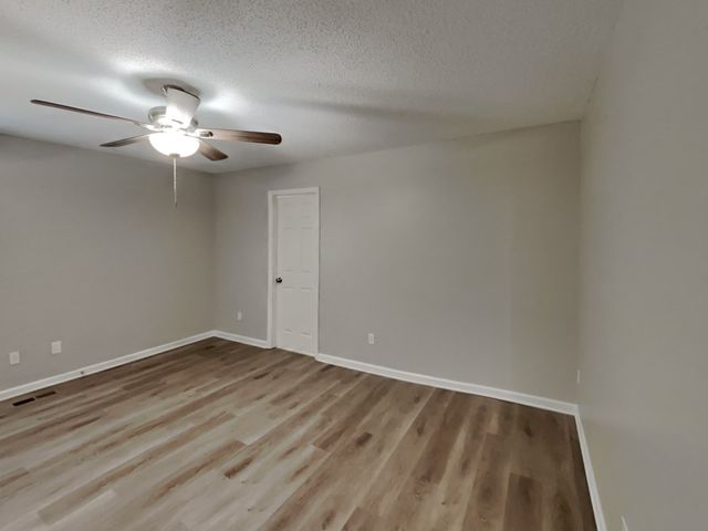 437 Bradford Cir, Columbia, TN 38401