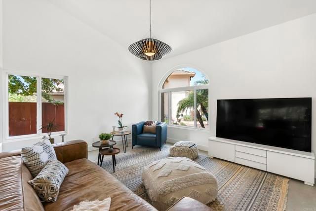 1609 Honeysuckle Court, Encinitas, CA 92024