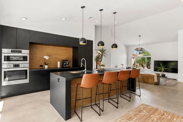 1609 Honeysuckle Court, Encinitas, CA 92024